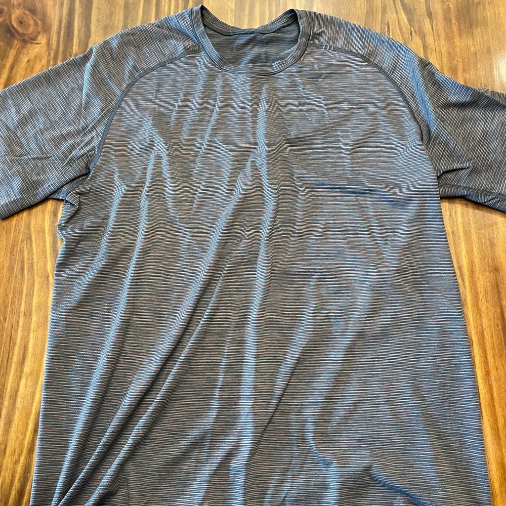 Lululemon Men’s XL Metal Vent Tech Shirt